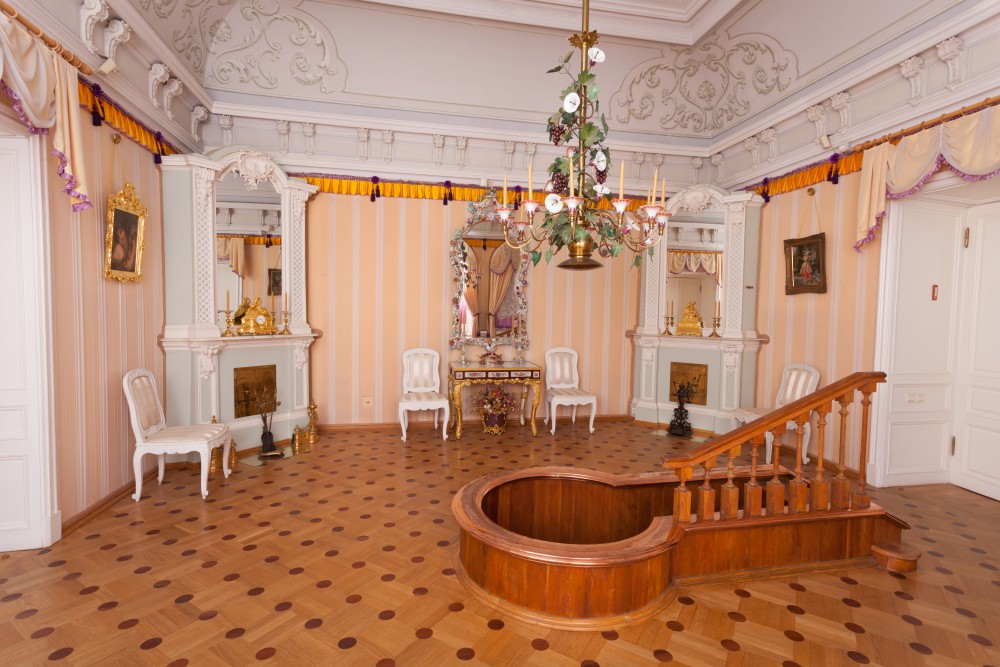 *Peterhof* – la residenza imperiale